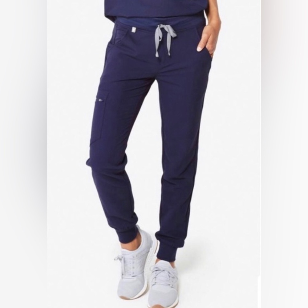 Zamora medium tall navy figs scrub pant